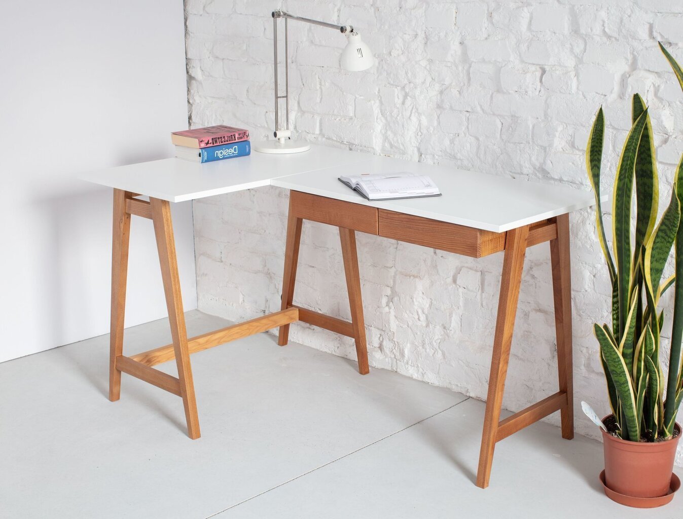 Stūra galds Luka kreisā puse, 135x85 cm, balts cena un informācija | Datorgaldi, rakstāmgaldi, biroja galdi | 220.lv