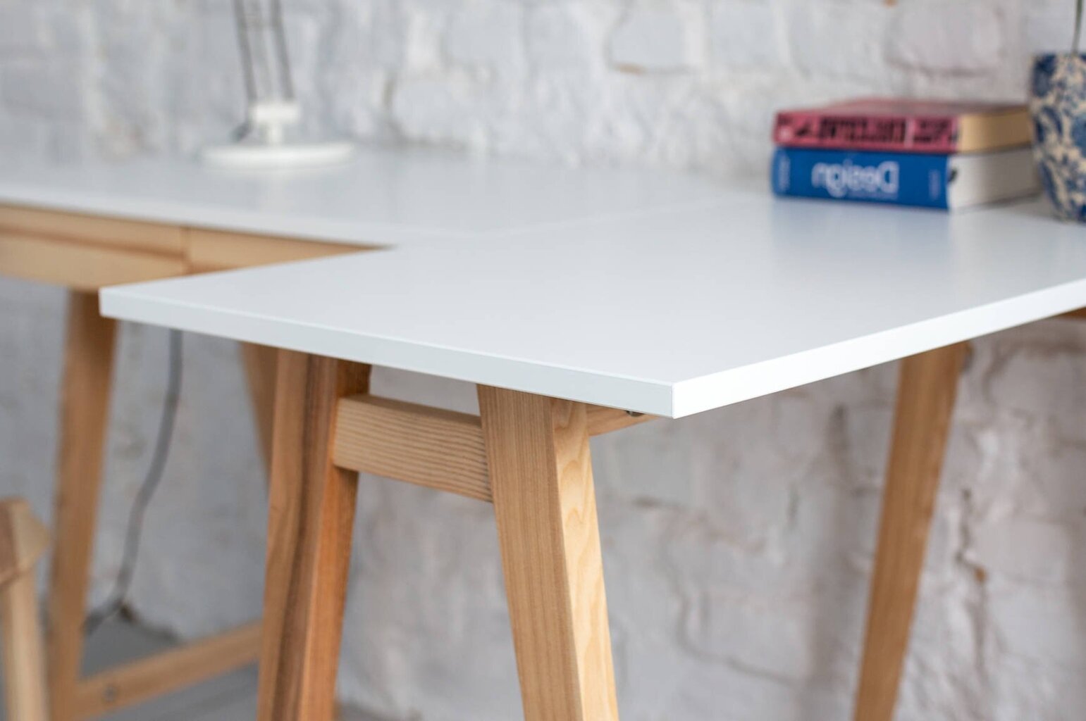 Stūra galds Luka labā puse, 115x85 cm, balts cena un informācija | Datorgaldi, rakstāmgaldi, biroja galdi | 220.lv