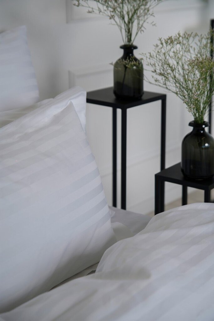 Satīna gultas veļas komplekts no 5 daļām White Stripe, 140x220 cena un informācija | Gultas veļas komplekti | 220.lv
