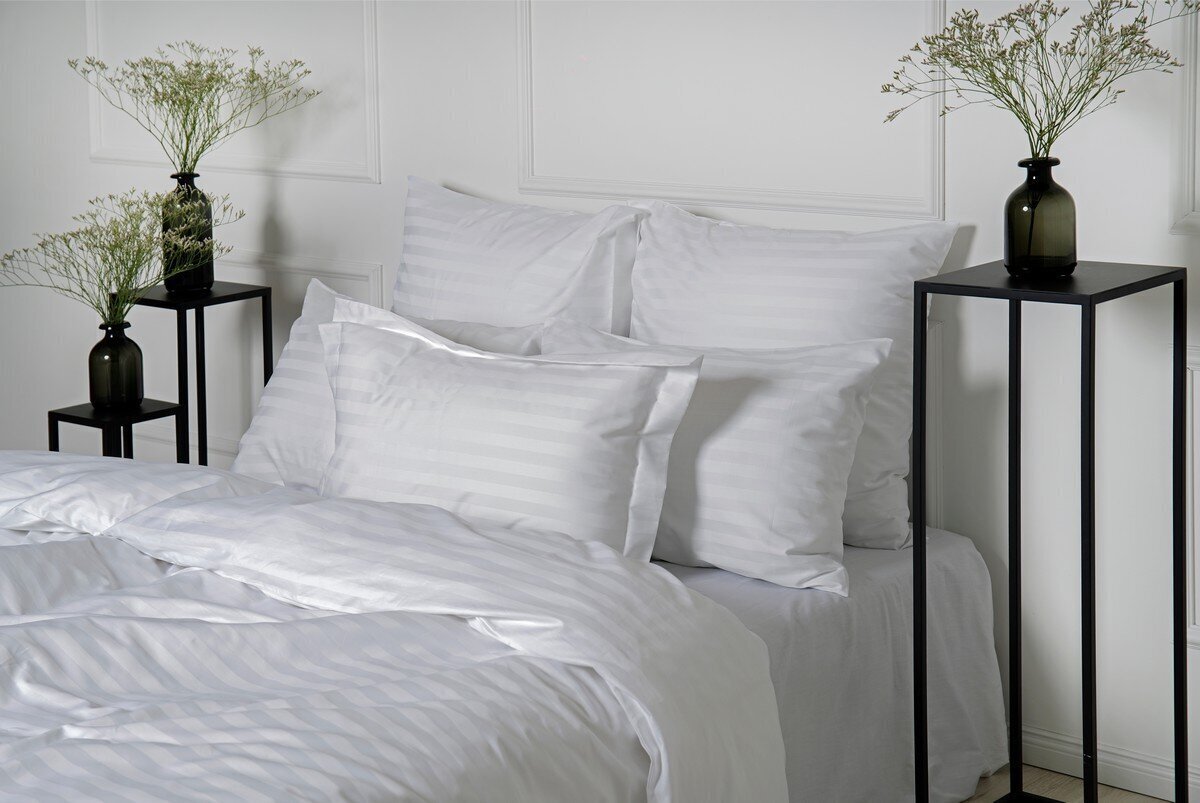 Satīna gultas veļas komplekts no 5 daļām White Stripe, 140x220 цена и информация | Gultas veļas komplekti | 220.lv