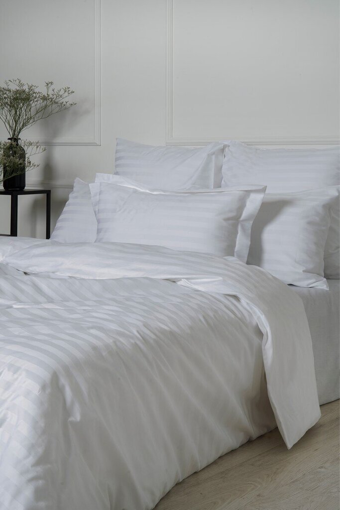 Satīna gultas veļas komplekts no 5 daļām White Stripe, 180x200 цена и информация | Gultas veļas komplekti | 220.lv