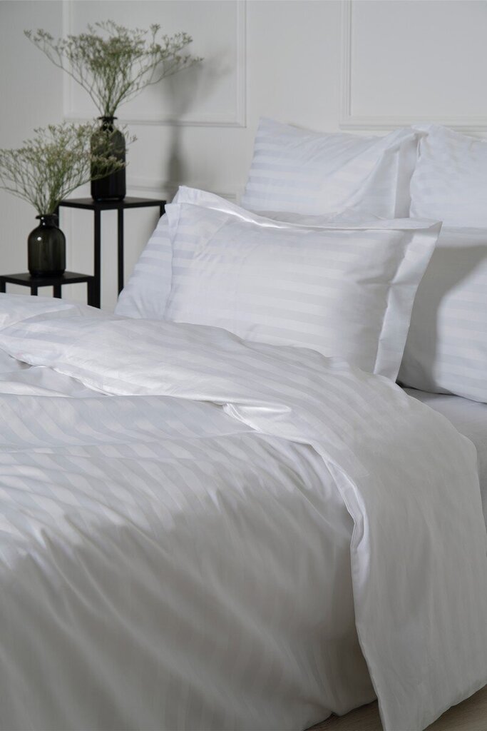 Satīna gultas veļas komplekts no 5 daļām White Stripe, 200x200 cena un informācija | Gultas veļas komplekti | 220.lv