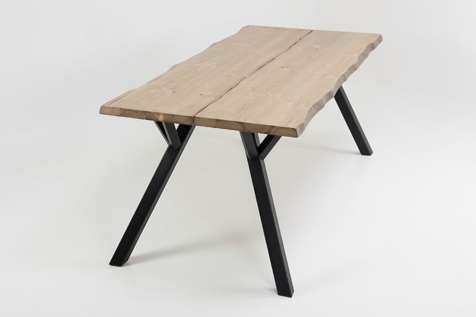 Dēļu galds Lana 200x90cm, beicēts/melns cena un informācija | Virtuves galdi, ēdamgaldi | 220.lv