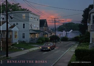 Beneath the Roses illustrated edition цена и информация | Книги по фотографии | 220.lv