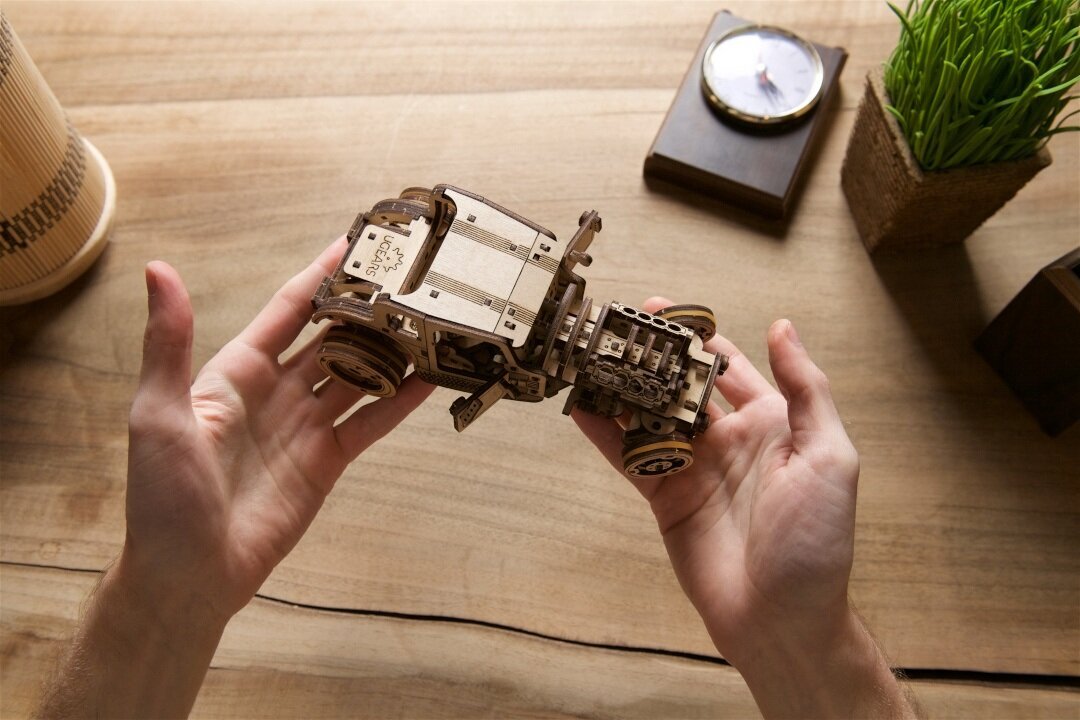 Koka konstruktor Ugears Hot Rod Furious Mouse, 207 gab. cena un informācija | Konstruktori | 220.lv