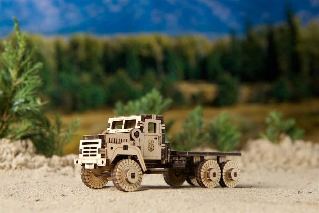 Koka konstruktor Ugears The Military Truck, 91 gab. цена и информация | Konstruktori | 220.lv