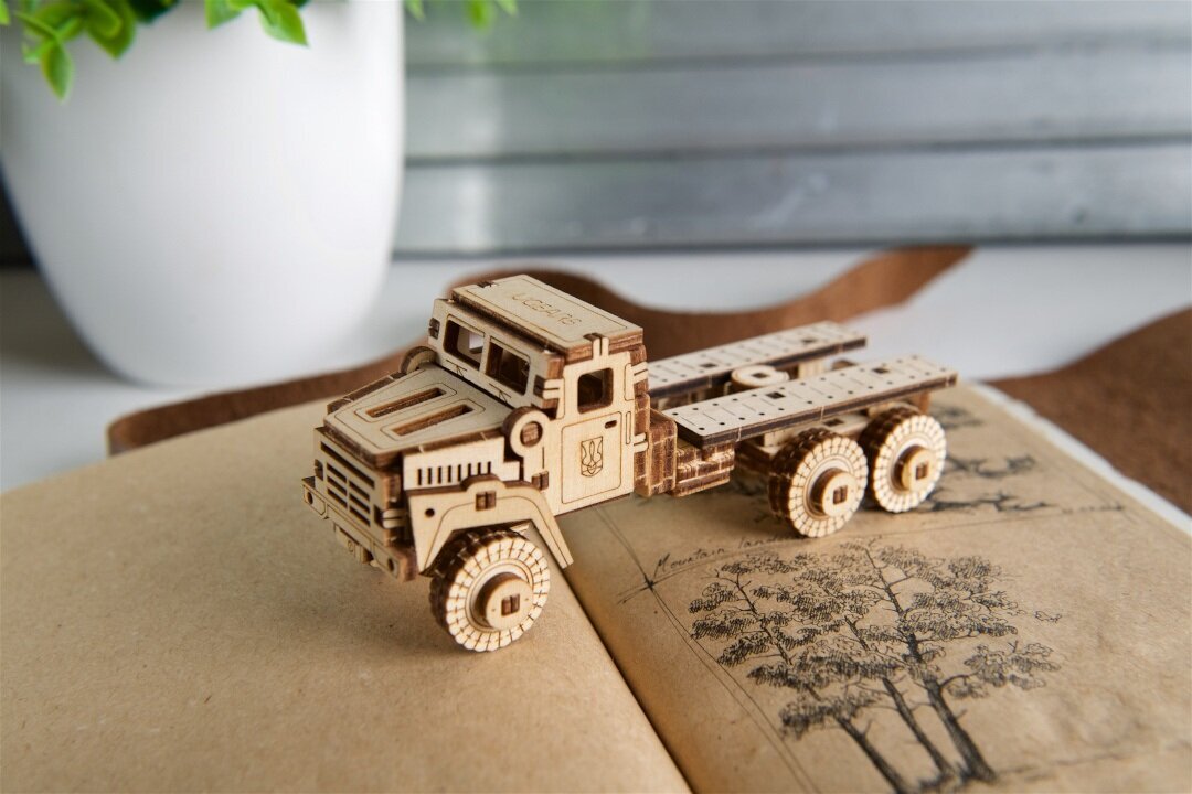 Koka konstruktor Ugears The Military Truck, 91 gab. цена и информация | Konstruktori | 220.lv