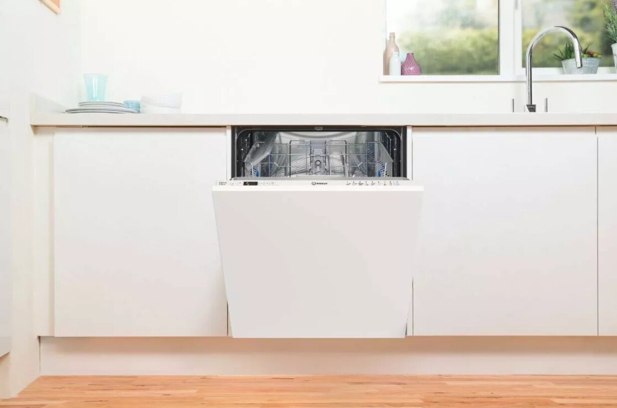 Indesit D2I HD526 cena un informācija | Trauku mazgājamās mašīnas | 220.lv