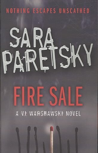Fire Sale: V.I. Warshawski 12 cena un informācija | Fantāzija, fantastikas grāmatas | 220.lv