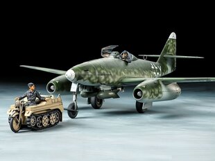 Сборная пластиковая модель. Tamiya - Messerschmitt Me 262 A-2a w/Kettenkraftrad, 1/48, 25215 цена и информация | Конструкторы и кубики | 220.lv