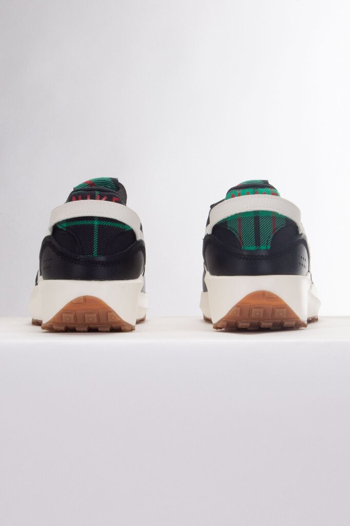 Nike skriešanas apavi vīriešiem DV0813001, melni цена и информация | Sporta apavi vīriešiem | 220.lv