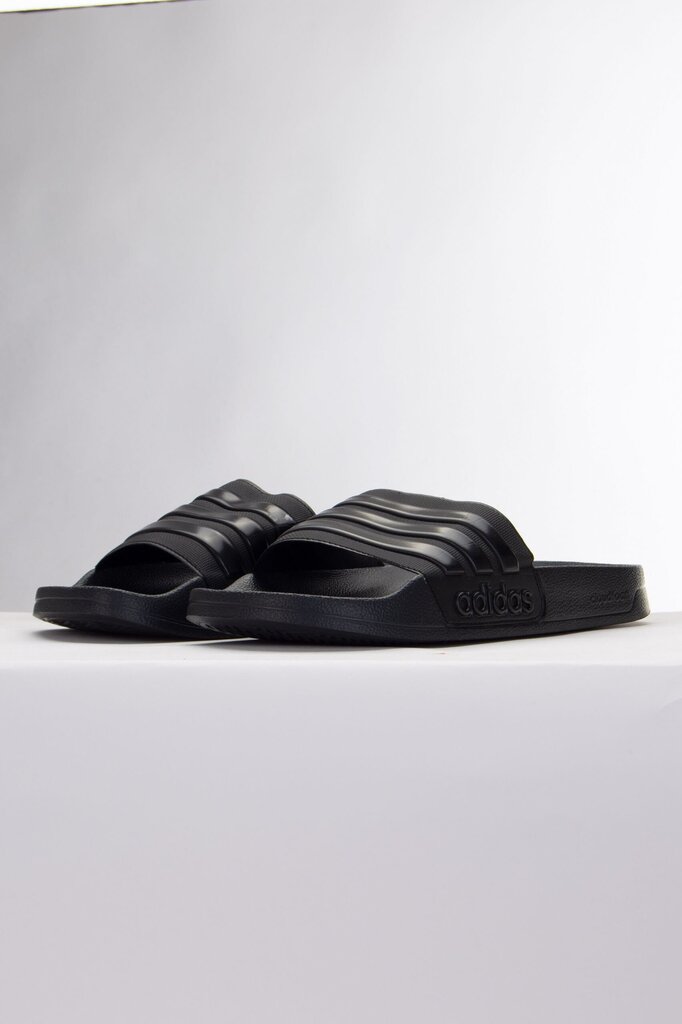 Iešļūcenes vīriešiem Adidas Adilette Shower GZ3772, melnas cena un informācija | Vīriešu iešļūcenes, čības, sandales | 220.lv