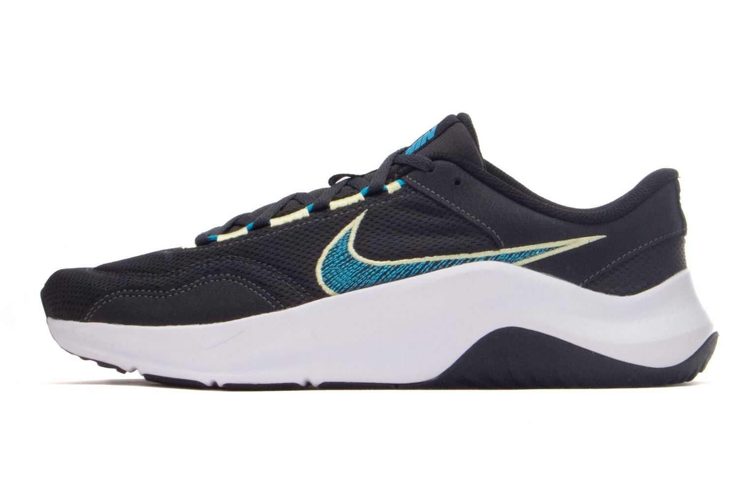 Vīriešu sporta apavi Nike Legend Essential 3 NN DM1120-004, melni cena un informācija | Sporta apavi vīriešiem | 220.lv