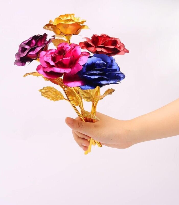Stabilizēta mūžīgā roze kastītē, zelta krāsā цена и информация | Stabilizētās rozes, augi | 220.lv