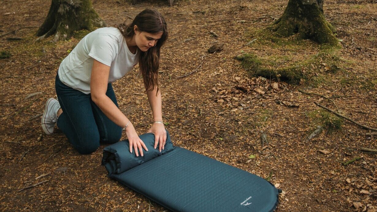 Piepūšams matracis Easy Camp Mat Compact Single, 182x51x5 cm cena un informācija | Piepūšamie matrači un mēbeles | 220.lv