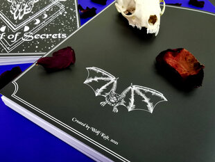 Piezīmju grāmata Wolf Kult Journal of Secrets, A5, 93 lp. cena un informācija | Burtnīcas un papīra preces | 220.lv