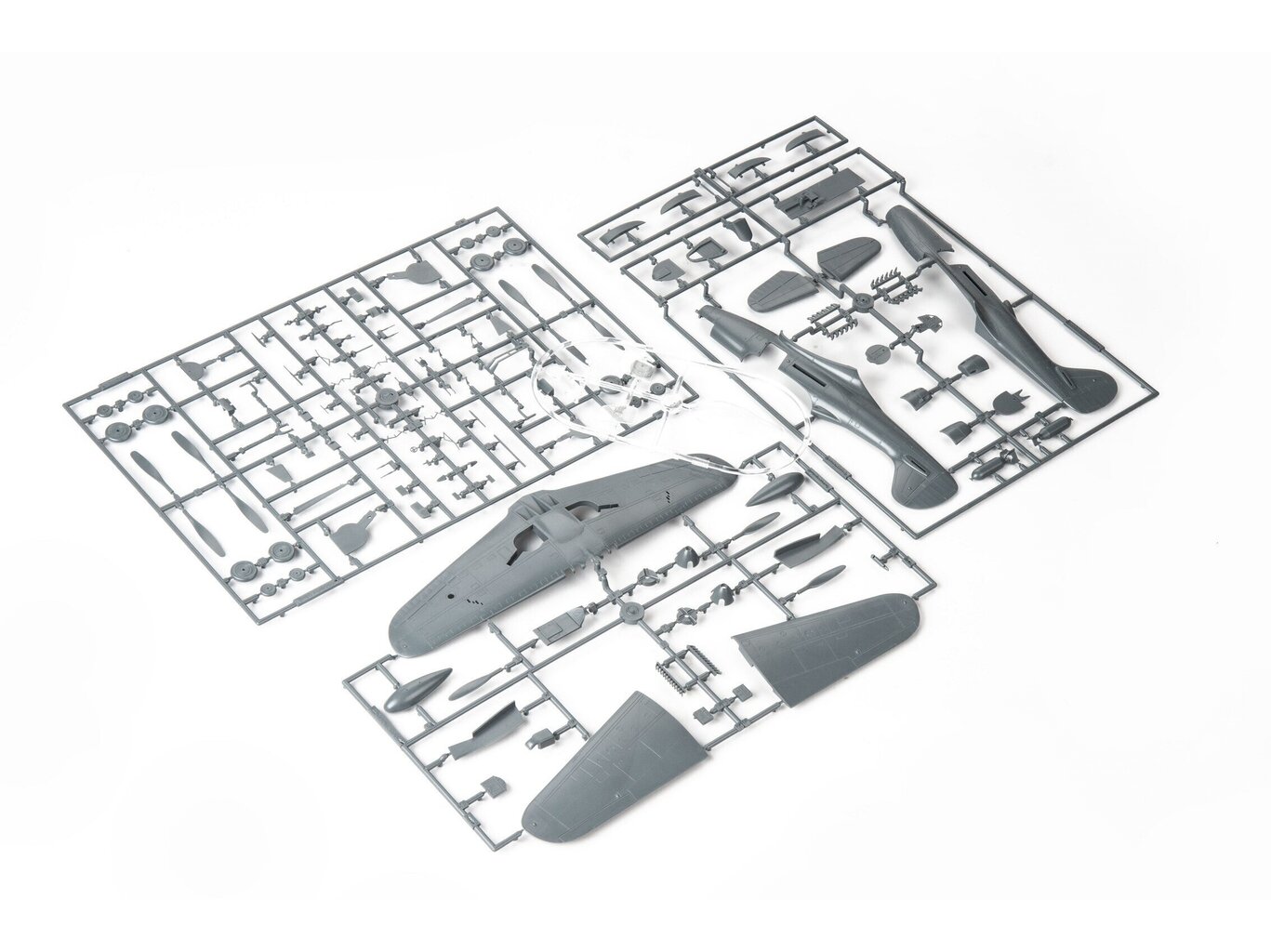 Konstruktors Eduard Bell P-39N Airacobra Profipack cena un informācija | Konstruktori | 220.lv