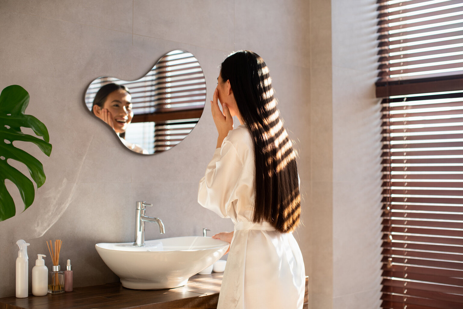 Spogulis Tulup, 77,3x76,6 cm cena un informācija | Spoguļi | 220.lv