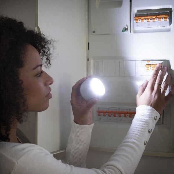 LED lampa ar kustību sensoru cena un informācija | Sensori | 220.lv