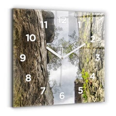 Sienas pulkstenis Rokas Pilsēta Čehijas Republikā, 30x30 cm цена и информация | Часы | 220.lv