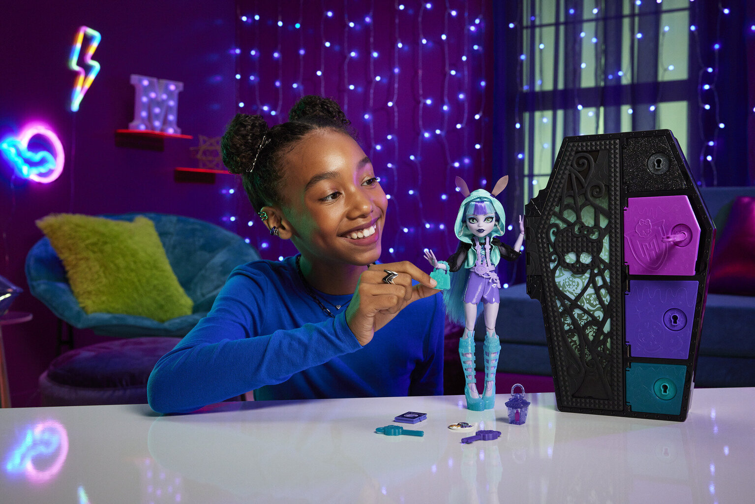 Lelle ar pārsteigumiem Monster High Skulltimates Neon Frights Twyla cena un informācija | Rotaļlietas meitenēm | 220.lv