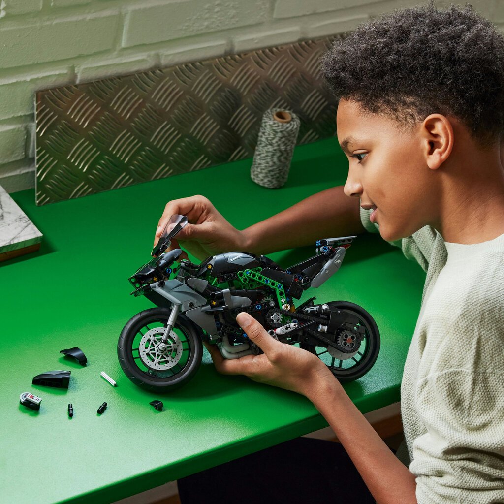 42170 LEGO® Technic Motocikls Kawasaki Ninja H2R cena un informācija | Konstruktori | 220.lv