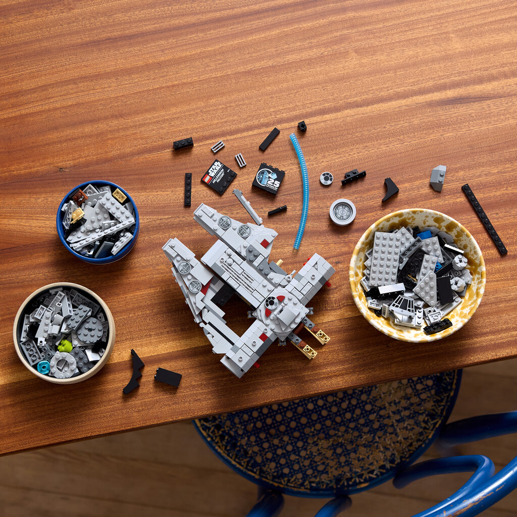 75375 LEGO® Star Wars Millennium Falcon™ cena un informācija | Konstruktori | 220.lv