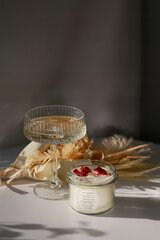 Aromātiskā sojas vaska svece SisCandles цена и информация | Подсвечники, свечи | 220.lv