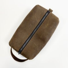 Косметичка кожаная ручной работы Kristicija Leather Goods, коричневая цена и информация | Косметички, косметические зеркала | 220.lv