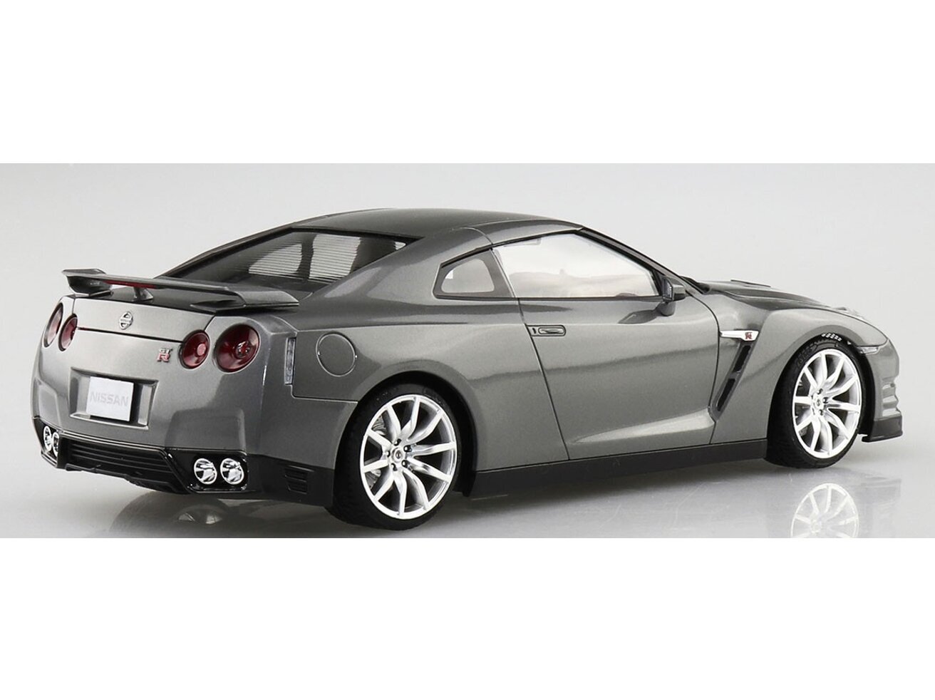 Līmējamais modelis Aoshima - Nissan R35 GT-R '14 Dark Metal Gray Pre-painted Model Kit, 1/24, 06244 cena un informācija | Līmējamie modeļi | 220.lv