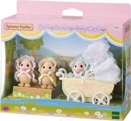 Leļļu komplekts Sylvanian Families The Adorable Duck and Pram Triplets цена и информация | Игрушки для девочек | 220.lv