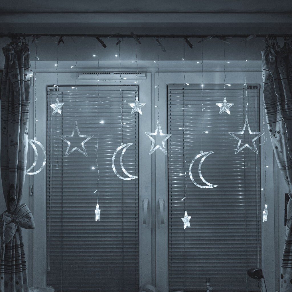 Zvaigžņu un mēness aizkaru apgaismojums, vēss balts, 2,5 m цена и информация | Ziemassvētku lampiņas, LED virtenes | 220.lv