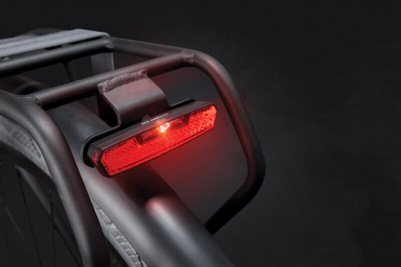Aizmugurējais lukturis Axa Juno E-bike, sarkans цена и информация | Velo lukturi un atstarotāji | 220.lv