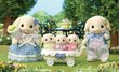 Figūriņu komplekts Sylvanian Families Flora trušu ģimene 05735 cena un informācija | Rotaļlietas meitenēm | 220.lv