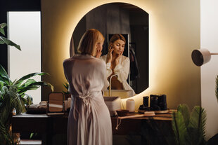 Spogulis LED Tulup, 63x70 cm, sudraba cena un informācija | Spoguļi | 220.lv