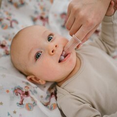 Силиконовая зубная щетка-массажер для младенцев BabyOno, 2 штуки цена и информация | Зубные щетки, пасты | 220.lv