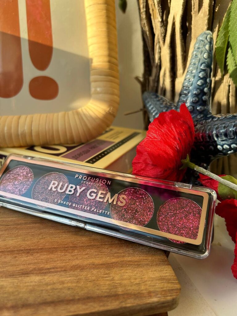 Acu ēnu palete Profusion Cosmetics Ruby Gems, 5 toņi cena un informācija | Acu ēnas, skropstu tušas, zīmuļi, serumi | 220.lv