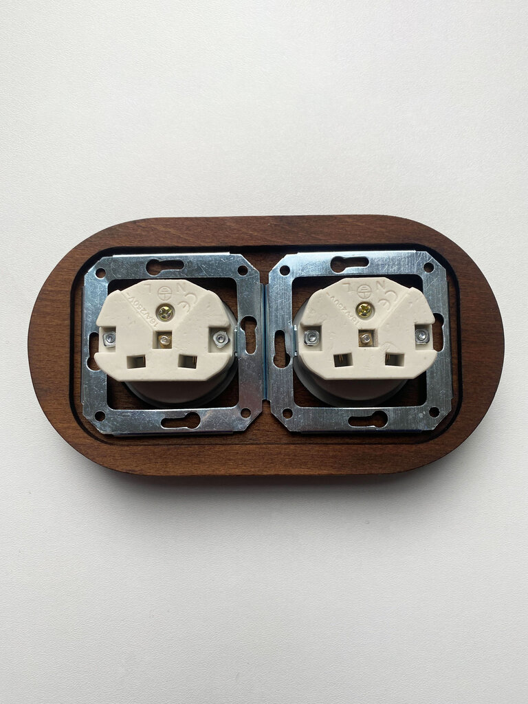 Olde Worlde Wooden Double French Socket seinäkytkin Brūns tumši brūns balts , cena un informācija | Elektrības slēdži, rozetes | 220.lv