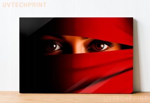 Stikla Bilde sieviete sarkanā burkā arābiete 36x23 cm cena un informācija | Interjera priekšmeti | 220.lv