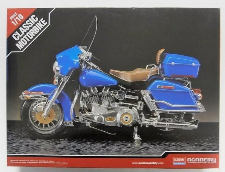 LīmējošaismodelisAcademyHobby15501HarleyDavidsonClassic1/10