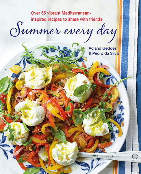 Summer Every Day : Over 65 Vibrant Mediterranean-Inspired Recipes to Share with Friends цена и информация | Pavārgrāmatas | 220.lv