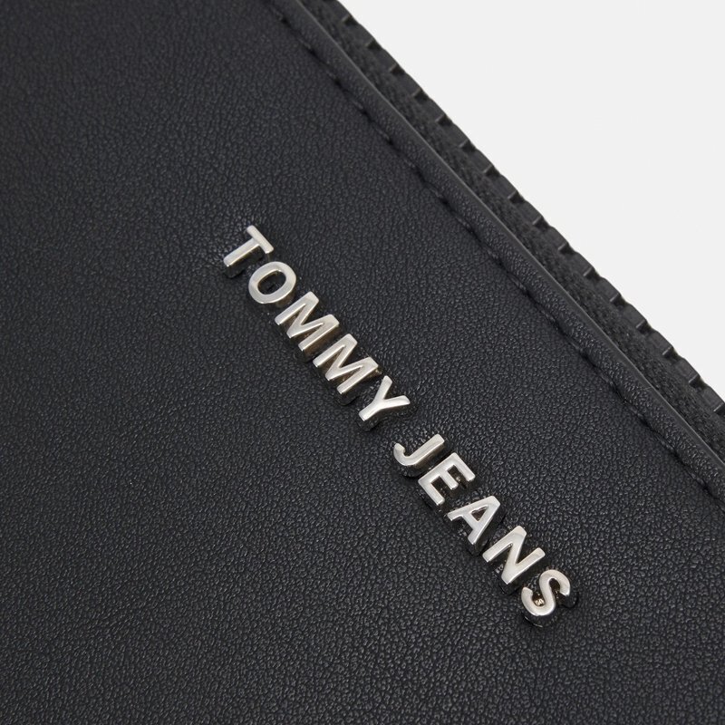 Tommy Jeans sieviešu rokassomiņa melna AW0AW11849 cena un informācija | Sieviešu maki, karšu maki | 220.lv