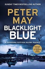 Blacklight Blue: A suspenseful, race against time to crack a cold-case (The Enzo Files Book 3) cena un informācija | Fantāzija, fantastikas grāmatas | 220.lv