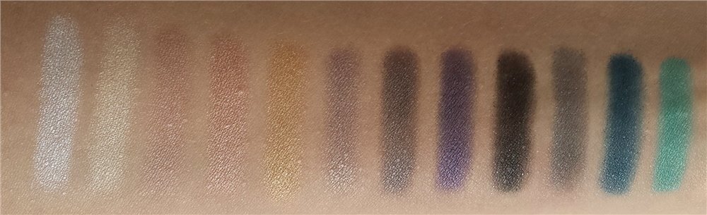 Acu ēnas Makeup Revolution Redemption Essential Day To Night 14 g цена и информация | Acu ēnas, skropstu tušas, zīmuļi, serumi | 220.lv