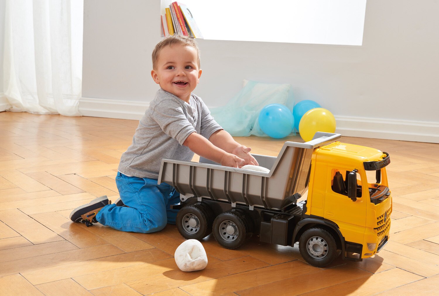 Rotaļu mašīna - pašizgāzējs LENA Mercedes Arocs, 63 cm, 3+ cena un informācija | Rotaļlietas zēniem | 220.lv