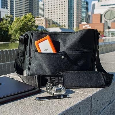 LACIE RUGGED 4 ТБ USB-C USB3.0 Aizsardzība pret kritieniem un lietus jebkurā vidē, oranžā krāsā cena un informācija | Ārējie cietie diski | 220.lv