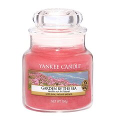 Aromātiskā svece Yankee Candle Garden By The Sea, 104 g cena un informācija | Sveces un svečturi | 220.lv