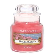 Aromātiskā svece Yankee Candle Garden By The Sea, 104 g cena un informācija | Sveces un svečturi | 220.lv