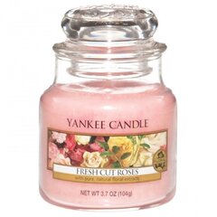 Ароматическая свеча Yankee Candle Cut Roses,104 г.  цена и информация | Подсвечники, свечи | 220.lv