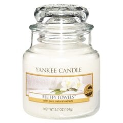 Aromātiskā svece Yankee Candle Fluffy Towels, 104 g cena un informācija | Sveces un svečturi | 220.lv